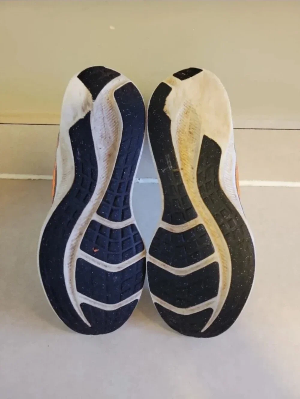 Sz. 3.5Y Nike Downshifter 10 Running Shoes